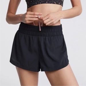 Varley kallin running shorts black NWT